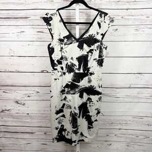 Calvin Klein Black & White V-Neck Cap Sleeve Sheath Dress Size 6